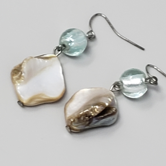 Natural Shell Drop Earrings - Picture 4 of 8